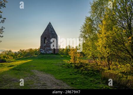 The Beacon über Penrith Cumbria bei Sonnenuntergang an einem späten Frühlingsabend Stockfoto