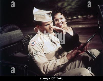 CARMEN JONES, von links: Harry Belafonte, Dorothy Dandridge, 1954. TM & Copyright © 20. Century Fox Film Corp Alle Rechte vorbehalten./mit freundlicher Genehmigung von Everett Collection Stockfoto