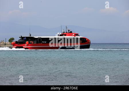 Hellenic Seaways Schnellfähre Aero 2, am Megalochori Hafen, Agibri Insel, Saronischer Golf, Griechenland. Mai 2023. Stockfoto