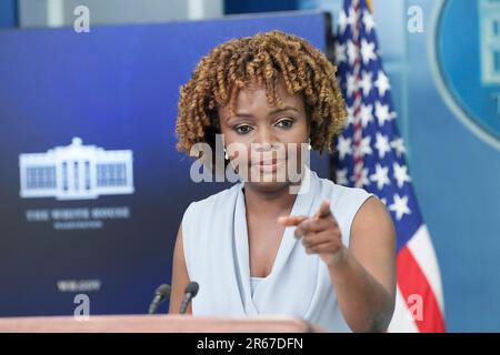 7. Juni 2023, Washington, Distric of Columbia, USA: Pressesprecherin DES Weißen Hauses KARINE JEAN PIERRE spricht heute auf einer Pressekonferenz am 07. Juni 2023 im Brady Room/Weißen Haus in Washington DC, USA. (Kreditbild: © Lenin Nolly/ZUMA Press Wire) NUR REDAKTIONELLE VERWENDUNG! Nicht für den kommerziellen GEBRAUCH! Stockfoto