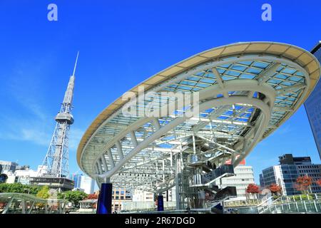 Oasis 21 und Nagoya TV Tower Stockfoto