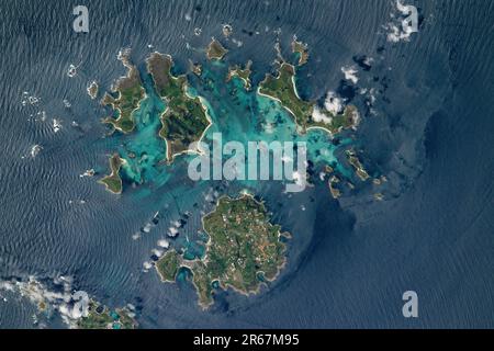 Isles of Scilly, eine Inselgruppe südwestlich von Cornwall, England. Die Inselgruppe umfasst bis zu 150 bewohnte Inseln in der Keltischen See. Abgebildet sind St. Mary's, Tresco, St. Martin's, Bryher und St. Agnes – die größten Inseln der Kette. Stockfoto
