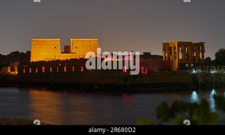 Philae Tempelanlage, eine auf einer Insel basierende Tempelanlage im Stausee des Assuan-Staudamms, stromabwärts des Assuan-Staudamms und des Nasser-Sees, Ägypten. Stockfoto