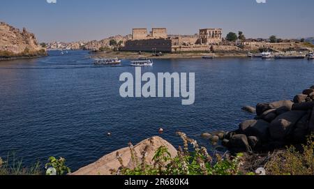 Philae Tempelanlage, eine auf einer Insel basierende Tempelanlage im Stausee des Assuan-Staudamms, stromabwärts des Assuan-Staudamms und des Nasser-Sees, Ägypten. Stockfoto