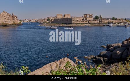 Philae Tempelanlage, eine auf einer Insel basierende Tempelanlage im Stausee des Assuan-Staudamms, stromabwärts des Assuan-Staudamms und des Nasser-Sees, Ägypten. Stockfoto