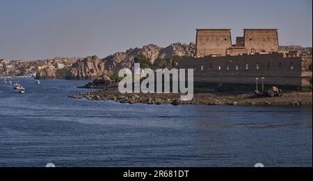 Philae Tempelanlage, eine auf einer Insel basierende Tempelanlage im Stausee des Assuan-Staudamms, stromabwärts des Assuan-Staudamms und des Nasser-Sees, Ägypten. Stockfoto