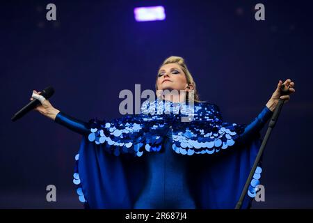 Porto, Portugal. 07. Juni 2023. Die englische Musikerin und Plattenproduzentin Alison Goldfrapp tritt live auf der Bühne des Primavera Sound in Porto auf. Kredit: SOPA Images Limited/Alamy Live News Stockfoto