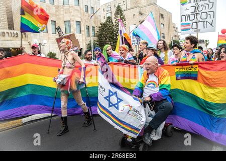 Israel. 01. Juni 2023. Tausende von Menschen marschierten bei der jährlichen Jerusalem's Pride Parade. Jerusalem, Israel. Juni 01. 2023. (Matan Golan/Sipa USA). Kredit: SIPA USA/Alamy Live News Stockfoto
