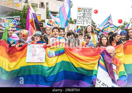 Israel. 01. Juni 2023. Tausende von Menschen marschierten bei der jährlichen Jerusalem's Pride Parade. Jerusalem, Israel. Juni 01. 2023. (Matan Golan/Sipa USA). Kredit: SIPA USA/Alamy Live News Stockfoto