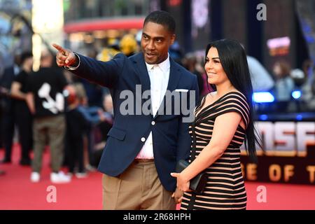 London, Großbritannien. 7. Juni 2023. Simon Webbe und Ayshen Kemal besuchen die Premiere von Transformers: Rise of the Beasts am Cineworld Leicester Square. Bilddatum: Mittwoch, 7. Juni 2023. Der Bildausdruck sollte lauten: Credits: Matt Crossick/Alamy Live News Stockfoto