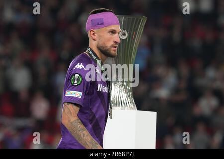 Prag, Tschechische Republik. 07. Juni 2023. Cristiano Biraghi von ACF Fiorentina sieht am Ende des Finalspiels der UEFA Europa Conference League zwischen ACF Fiorentina und West Ham United in der Eden Arena Prag Tschechische Republik am 07. Juni 2023 deprimiert aus. ( Kredit: Giuseppe Maffia/Alamy Live News Stockfoto