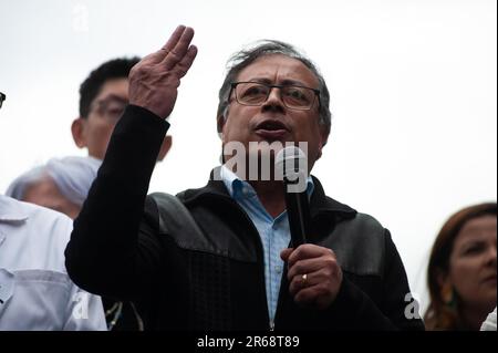 Bogota, Kolumbien. 07. Juni 2023. Der kolumbianische Präsident Gustavo Petro hält während der Demonstrationen zur Unterstützung der kolumbianischen Sozialreformen in Bogota, Kolumbien, am 7. Juni 2023 eine Rede. Foto von: Chepa Beltran/Long Visual Press Credit: Long Visual Press/Alamy Live News Stockfoto