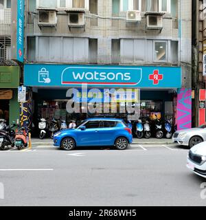 Watsons Einzelhandelsgeschäft in Taipei, Taiwan; Asiens Nr. 1 im Gesundheits- und Schönheitseinzelhandel, gegründet als Hong Kong Dispensary im Jahr 1841. Stockfoto