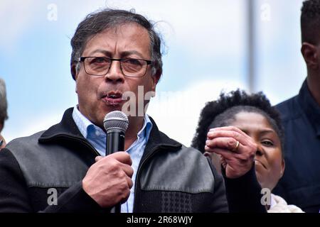 Bogota, Kolumbien. 07. Juni 2023. Kolumbiens Präsident Gustavo Petro hält eine Rede während der Demonstrationen zur Unterstützung der kolumbianischen Sozialreformen in Bogota, Kolumbien, am 7. Juni 2023. Foto: Cristian Bayona/Long Visual Press Credit: Long Visual Press/Alamy Live News Stockfoto