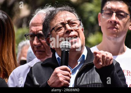 Bogota, Kolumbien. 07. Juni 2023. Kolumbiens Präsident Gustavo Petro hält eine Rede während der Demonstrationen zur Unterstützung der kolumbianischen Sozialreformen in Bogota, Kolumbien, am 7. Juni 2023. Foto: Cristian Bayona/Long Visual Press Credit: Long Visual Press/Alamy Live News Stockfoto