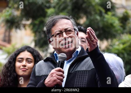 Bogota, Kolumbien. 07. Juni 2023. Kolumbiens Präsident Gustavo Petro hält eine Rede während der Demonstrationen zur Unterstützung der kolumbianischen Sozialreformen in Bogota, Kolumbien, am 7. Juni 2023. Foto: Cristian Bayona/Long Visual Press Credit: Long Visual Press/Alamy Live News Stockfoto