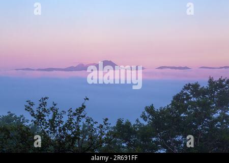 Wolkenmeer und Morgenrot Stockfoto