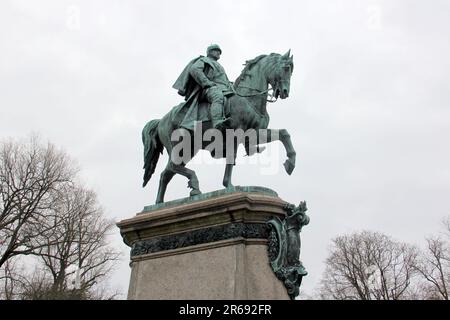 Reitdenkmal für Herzog August Ernst II im Hofgarten, Skulpturenwerk von Gustav Heinrich Eberlein, 1899 in Coburg, Deutschland geschaffen Stockfoto