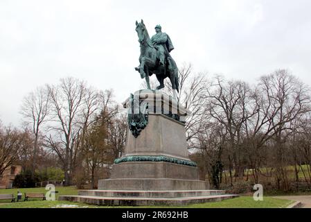 Reitdenkmal für Herzog August Ernst II im Hofgarten, Skulpturenwerk von Gustav Heinrich Eberlein, 1899 in Coburg, Deutschland geschaffen Stockfoto