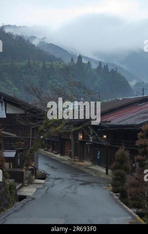 Tsumago Inn im Regen Stockfoto