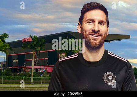 Lionel Messi mit dem Inter Miami Trikot und dem Stadion im Hintergrund Stockfoto