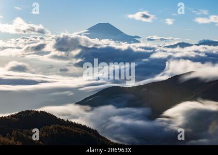 Wolkenmeer und Mt. Fuji Stockfoto