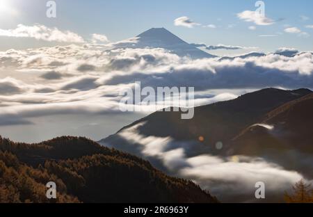 Wolkenmeer und Mt. Fuji Stockfoto