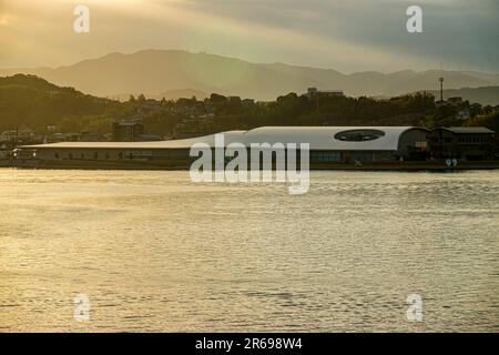 Shimane Art Museum im Morgenglühen Stockfoto
