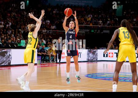 Sydney, Australien, 22. September 2022. Marine Fauthoux of France schießt während des FIBA Women's Basketball World Cup Spiels zwischen Australien und Frankreich auf dem Sydney Super Dome. Kredit: Pete Dovgan/Speed Media/Alamy Live News Stockfoto