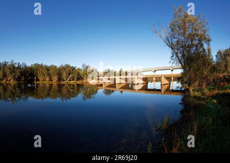 Alte und neue Galena-Brücke über den Murchison-Fluss, Murchison, Westaustralien Stockfoto