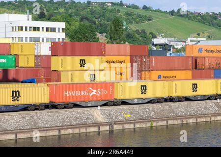 Frachtcontainer im Hafen Stuttgart, Neckar, Stuttgart, Baden-Württemberg, Deutschland Stockfoto