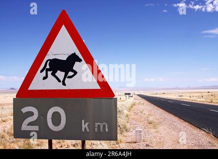 Wegweiser für die Wildpferde aus, Namibia Stockfoto