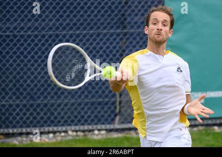 Constant Lestienne (FRA) spielt in der ersten Runde bei der Surbiton Trophy, London, 6. Juni 2023. Stockfoto