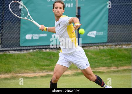 Constant Lestienne (FRA) spielt in der ersten Runde bei der Surbiton Trophy, London, 6. Juni 2023. Stockfoto