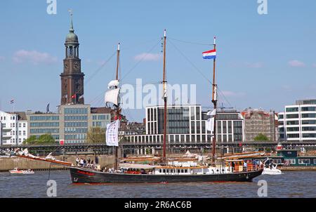 Hendrika Bartelds an der Ausfahrt vom 827. Hamburger Hafen Geburtstag 2016, Eindrücke vom 827. Geburtstag des Hamburger Hafens 2016 Stockfoto