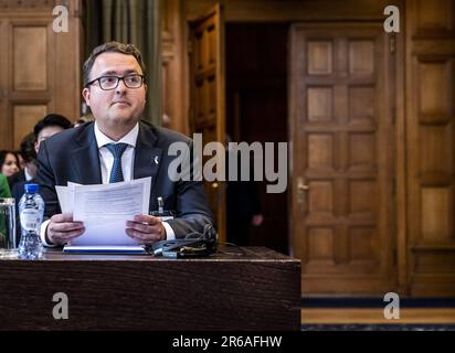 DEN HAAG - 08/06/2023, Anton Korynevych (Botschafter-at-Large, Außenministerium der Ukraine) beim Internationalen Gerichtshof während einer öffentlichen Anhörung in einem Fall, der 2017 von der Ukraine gegen Russland wegen der Besetzung der Ostukraine und der Krim eingereicht wurde. ANP REMKO DE WAAL niederlande raus - belgien raus Stockfoto