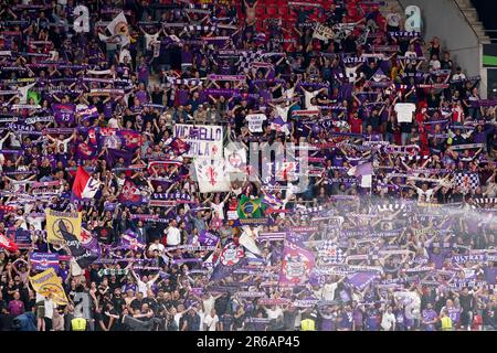 Prag, Tschechische Republik. 07. Juni 2023. Fans von ACF Fiorentina während des Endspiels der UEFA Conference League zwischen ACF Fiorentina und West Ham United in der Eden Arena, Prag, Tschechische Republik am 7. Juni 2023. Kredit: Giuseppe Maffia/Alamy Live News Stockfoto