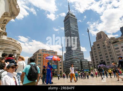 Lateinamerikanischer Turm, Torre Latinamericano, Mexiko-Stadt, Mexiko, erbaut 1956 Stockfoto