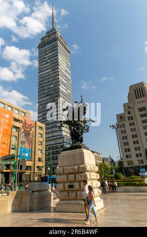 Lateinamerikanischer Turm, Torre Latinamericano, Mexiko-Stadt, Mexiko, erbaut 1956 Stockfoto