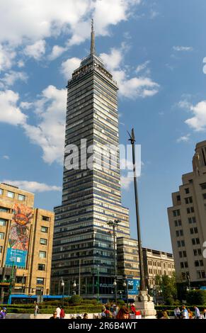 Lateinamerikanischer Turm, Torre Latinamericano, Mexiko-Stadt, Mexiko, erbaut 1956 Stockfoto