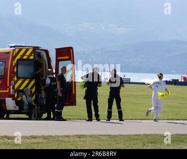 Annecy, Frankreich. 08. Juni 2023. Kredit: PHOTOPQR/LE DAUPHINE/Grégory YETCHMENIZA; Annecy; 08/06/2023; Messerangriff in Annecy: Sieben Verletzte, darunter sechs Kinder, ein Mann hat Oung-Kinder verhaftet.Messerangriff in Annecy: Sieben Verletzte, darunter sechs Kinder, ein Mann verhaftet Kredit: MAXPPP/Alamy Live News Stockfoto