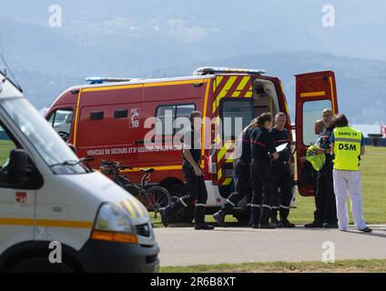 Annecy, Frankreich. 08. Juni 2023. Kredit: PHOTOPQR/LE DAUPHINE/Grégory YETCHMENIZA; Annecy; 08/06/2023; Messerangriff in Annecy: Sieben Verletzte, darunter sechs Kinder, ein Mann hat Oung-Kinder verhaftet.Messerangriff in Annecy: Sieben Verletzte, darunter sechs Kinder, ein Mann verhaftet Kredit: MAXPPP/Alamy Live News Stockfoto