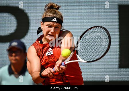 Paris, Frankreich, Frankreich. 8. Juni 2023. Karolina MUCHOVA der Tschechischen Republik am zwölften Tag von Roland-Garros 2023, French Open 2023, Grand-Slam-Tennisturnier im Roland-Garros-Stadion am 08. Juni 2023 in Paris, Frankreich. (Kreditbild: © Matthieu Mirville/ZUMA Press Wire) NUR REDAKTIONELLE VERWENDUNG! Nicht für den kommerziellen GEBRAUCH! Stockfoto