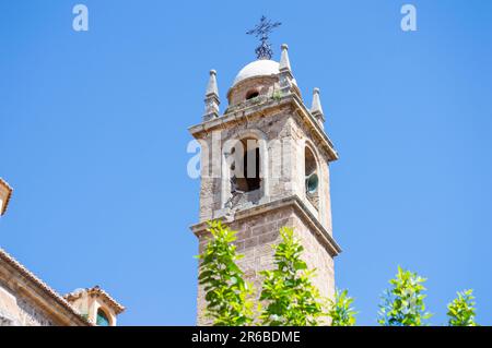 GRANADA, SPANIEN - 5. APRIL 2023: Die barocke Sakristei in der Kirche Monasterio de la Cartuja (Monasterio de Nuestra Señora de la Asunción) in Granada, Spai Stockfoto