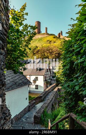 Landschaft der malerischen Stadt Monreal an der Eifel Deutschland Stockfoto