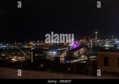 Nachtszene mit Blick über genua italien Stockfoto