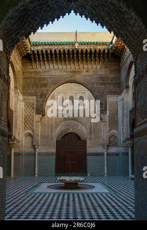 Marokko. Fes. Al-Attarine Madrasa, Fez Medina. Es wurde 1323-1325 vom Marinid Sultan Uthman II. Abu Said gebaut Stockfoto