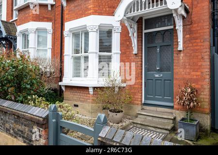 LONDON - 21. MÄRZ 2023: Wohnhaus in N2 Barnet nahe East Finchley Stockfoto