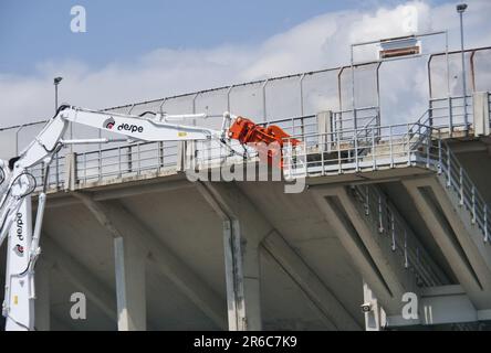 Bergamo, Italien. 08. Juni 2023. Das Gewiss-Stadion in Bergamo zerstört ein Stück Bergamos Geschichte mit dem Abriss der Curva Sud. Es wird auch mit neuen Tiefgaragen auf dem Platz vor dem Hotel renoviert. Kredit: Unabhängige Fotoagentur/Alamy Live News Stockfoto