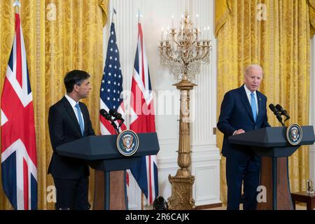 Washington, Vereinigte Staaten. 08. Juni 2023. Präsident Joe Biden veranstaltet am Donnerstag, den 8. Juni 2023, eine gemeinsame Pressekonferenz mit Premierminister des Vereinigten Königreichs Rishi Sunak im East Room des Weißen Hauses in Washington, DC. Foto: Bonnie Cash/Pool/Sipa USA Guthaben: SIPA USA/Alamy Live News Stockfoto